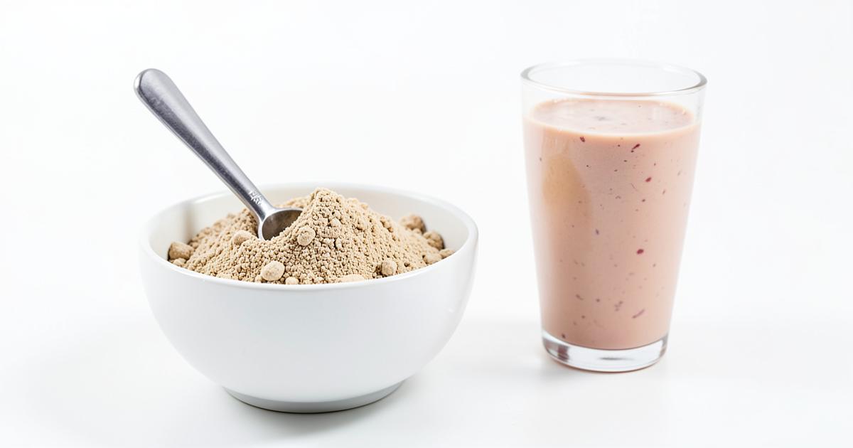 Proteína vegetal en polvo con cuchara, guía para elegir proteína vegetal